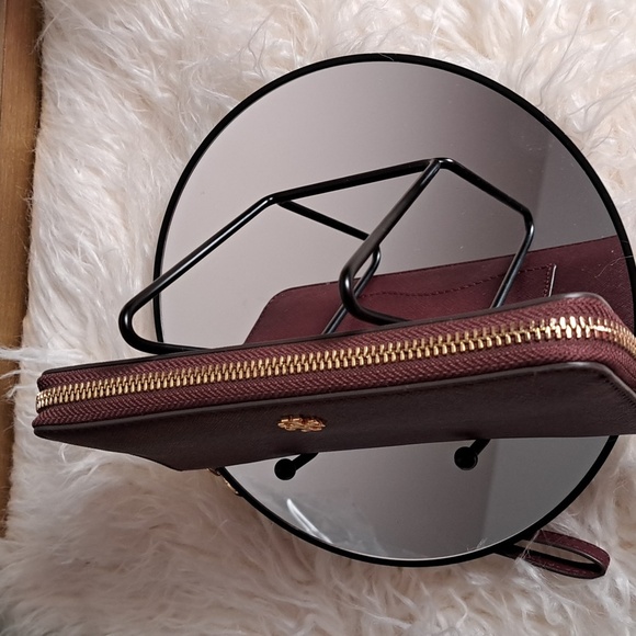 Tory Burch NWOTs Emerson Wristlet Zip Continental - Picture 10 of 10